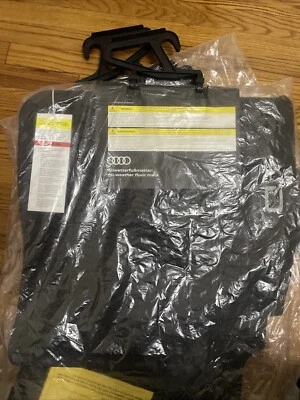 Tapetes de assoalho dianteiros Audi Q7 2016 da concessionária. NOVO EM FOLHA, FECHADO, ENVIO RÁPIDO - Imagem 1 de 3