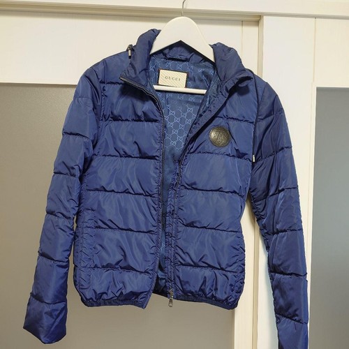 Piumino Gucci blu navy con cappuccio Dal Giappone