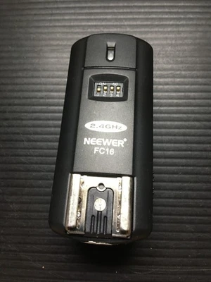 Neewer FC-16 2.4G Wireless Remote Flash Trigger for Sony 3.25"L x 1.25"W - Image 1 of 4