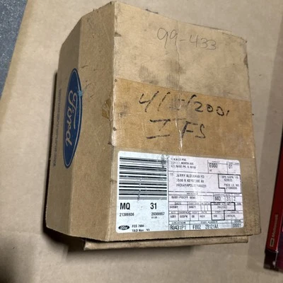 Pinza de freno delantera OEM FORD F8VZ-2B121-AA LH Crown Victoria Town Car 1998-2000 Foto 1 de 4