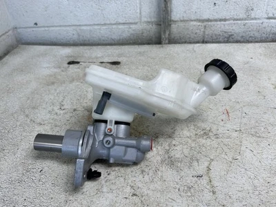 Cilindro mestre de freio 2025 Mercedes Benz CLA250 FABRICANTE DE EQUIPAMENTO ORIGINAL  - Imagem 1 de 4