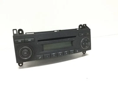 AUTORADIO PER MERCEDES Sprinter W906 3° Serie A9068201186 (06>) - Immagine 1 di 4
