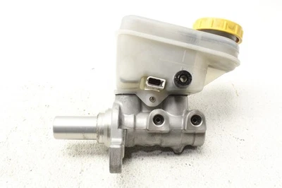 Главный резервуар цилиндра тормоза для Subaru WRX STI 2015-2017 годов выпуска от оригинального производителя 15-17 - Изображение 1 из 4