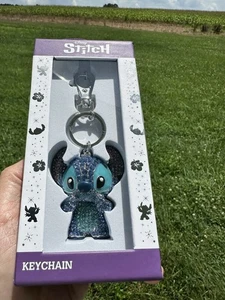 Disney STITCH Pavé Llavero Bolso Dije Bling Lilo Con Estrás Azul NUEVO en Caja - Imagen 1 de 5