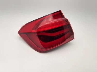 BMW 330i 2017-2018 luz trasera izquierda cuarto montado 2,0 L a AWD 122 k xDRIVE 63812 Foto 1 de 4