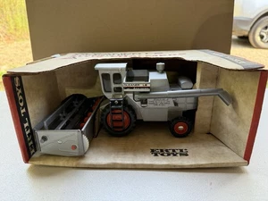 Vtg Ertl 1/32 Allis Chalmers Gleaner L3 Combine Stock #1207 NIB - Picture 1 of 4