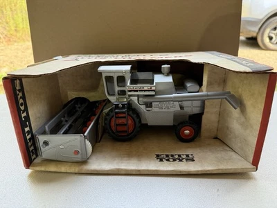 Vtg Ertl 1/32 Allis Chalmers Gleaner L3 Combine Stock #1207 NIB - Image 1 of 4