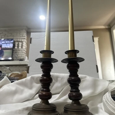 2 винтажных деревенских латунных и деревянных подсвечника высотой 9,5 дюйма - Изображение 1 из 3