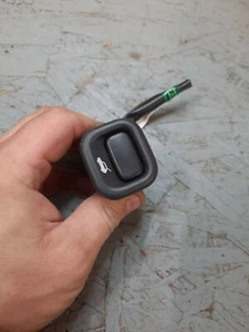 97-01 HONDA CRV TRUNK RELEASE SWITCH BUTTON OEM - Bild 1 von 2