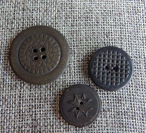 Lot of Antique Vntg Pressed Horn Buttons #562 Cover