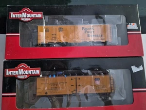 HO Intermountain zwei PFE Kühlwagen orange siehe Beschreibung Neu in OVP TN - Bild 1 von 2