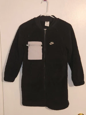 Nike Girls 长袖 Fuzzy Fleece 长冬季夹克外套 S 码黑色 — 第 1/4 张图片