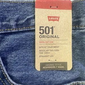*NWT* Levi's 501 Men's Button Fly Jeans 44x30 Blue Dark Wash Original - Picture 1 of 10