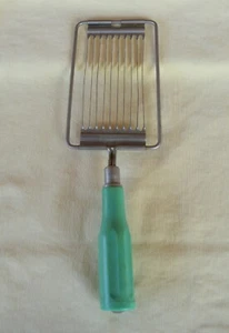 Affettatrice formaggio vintage manico verde Progressus metallo 10 lame seghettate Made Italy - Foto 1 di 12