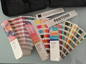 Pantone COLOR PROCESS+ FIRMULA+SOLID PROCESS LUXURY CASE KIT - Imagen 1 de 5