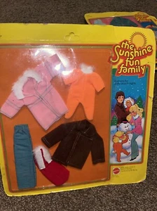 Vintage 1977 The Sunshine Fun Family Fashions Winter kühle Tage 2339 NRFB - Bild 1 von 2