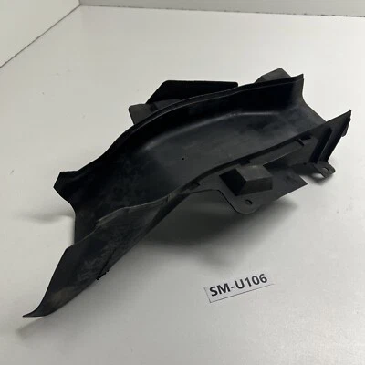 2004 - 2006 BMW 325CI  RADIATOR AIR DUCT - FRONT OEM Foto 1 de 4