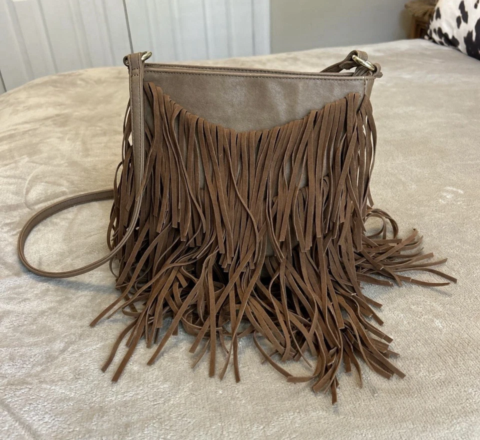Cartera Bandolera Marrón Flecos Gamuza Boho Chic Estilo Occidental Foto 1 de 4