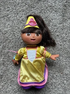 Mattel Dora The Explorer Kleid mit gelb & lila Streifen 2003 - Bild 1 von 15