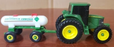 Tractor John Deere 1988 ERTL y cisterna de amoníaco  Foto 1 de 4