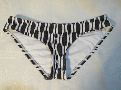 Pantalones de baño Kirra talla grande estampado de cebra negro blanco RN090233 para mujer Foto 1 de 4