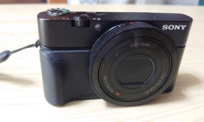 [EXC+5] SONY Cyber-shot DSC-RX100 20.2MP Compact Digital Camera... - Image 1 of 4