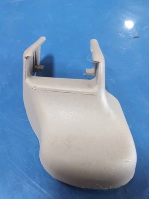 Cubierta de asiento trasero exterior derecho Toyota Land Cruiser UZJ100 OEM 72123-60060-A0 Foto 1 de 4