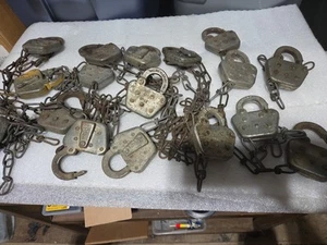 Lot Of 17 DM&E Railroad Lock Railway Padlock Pancake Lock No Key But Works Locks - Picture 1 of 4