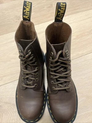 BOTA DE COMBATE DR. MARTENS MUJER 1460 CUERO NAPA MARRÓN/NAPA TALLA 6 Foto 1 de 4