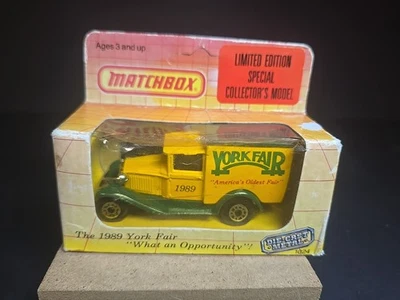 Modelo Ford Matchbox York Fair 1989 edición limitada con ranura en plástico transparente. Foto 1 de 4
