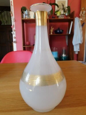 carafe ancienne en opaline - Photo 1/4