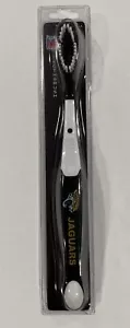 Jacksonville Jaguars Football Team Logo NFL Adult MVP Toothbrush Packaged - Picture 1 of 2