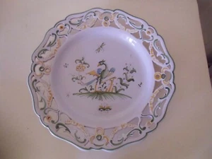 Assiette MOUSTIERS ajourée signature à identifier - Imagen 1 de 5