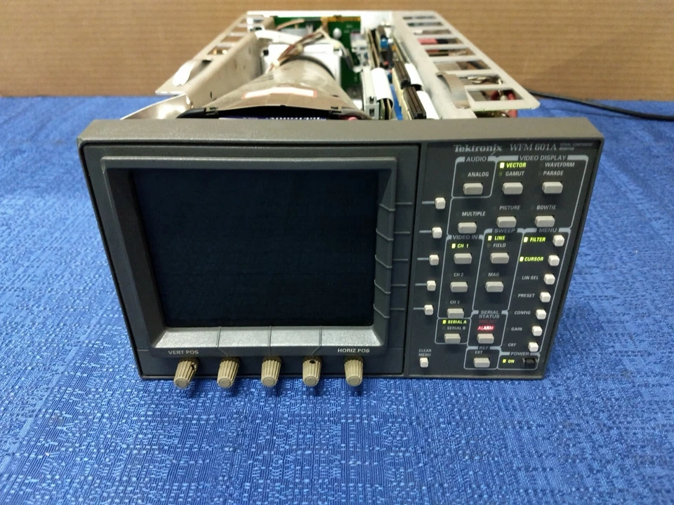 Tektronix WFM601A Serial Component Monitor - Image 1 of 4