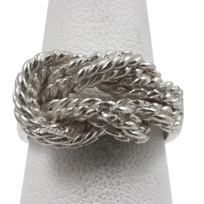 Solid 18K Women’s White Gold Ring Thick Love Knot Ring Rope Band - Image 1 of 4