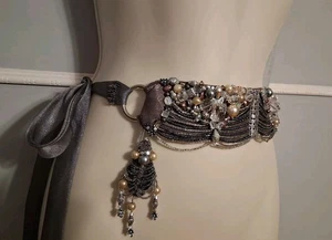 Cinturón con Cuentas MARY FRANCES Gris Adornado Talla M/L Bling Accesorio Único - Imagen 1 de 19