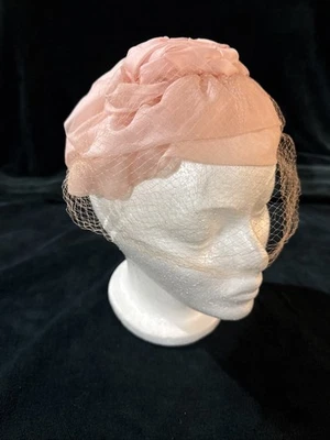 Винтажная розовая шляпа-фасцинатор - Изображение 1 из 4