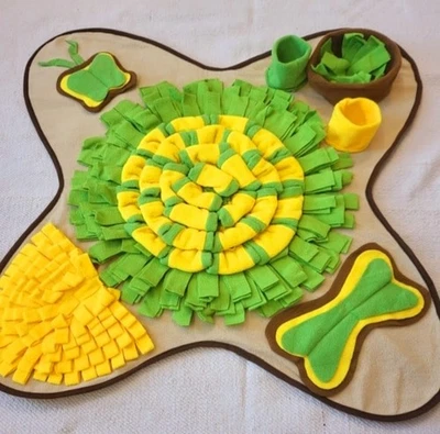 Pet snuffle & sniff mat for dogs/cats - Image 1 of 3