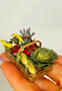 Artisan Dollhouse Miniature Basket Vegetables Hope Elliott 1992 1:12 Scale - Picture 1 of 7