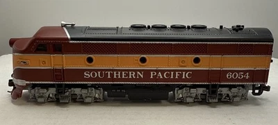 Model Power HO Scale Southern Pacific Diesel Locomotive #6054 – Untested - Image 1 of 4