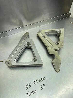 82 83 Yamaha XJ650LJ Seca Turbo 1982 Y186-1. soportes de estriba izquierda derecha Foto 1 de 4