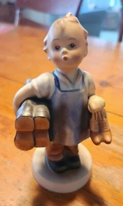 Vintage M. I. Hummel "Boots" Figurine  TMK-2  143/0 - No. 76  (V and Bee) - ZZ - Picture 1 of 12