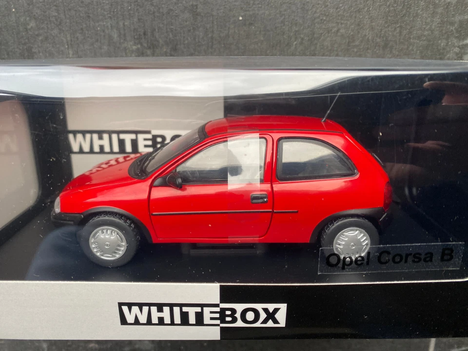 Opel Corsa B Red Whitebox 1:24 - Immagine 1 di 1