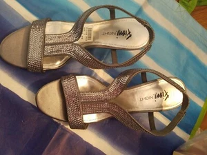 FIONI NIGHT Women's Gray Shimmering Stiletto Heels Shoes Sandals US Size 7 New - Picture 1 of 4