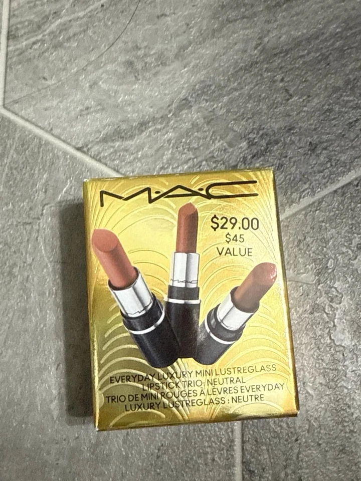 Juego de trío de lápices labiales Mac de 3 piezas Foto 1 de 1