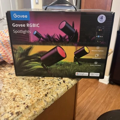 Focos Govee RGBIC, Juego de 4, IP65 Impermeable Foto 1 de 4