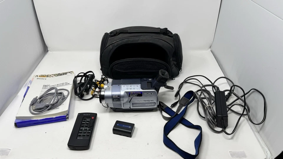 Sony Handycam DCR-TRV250  Digital 8 Camcorder With Nightshot code C:31 22 - Image 1 of 4