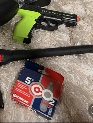Crosman Z11 Zombie Eliminator 6mm Pistol w/5  CO2 And 2 Containers Of Ammo - Image 1 of 3