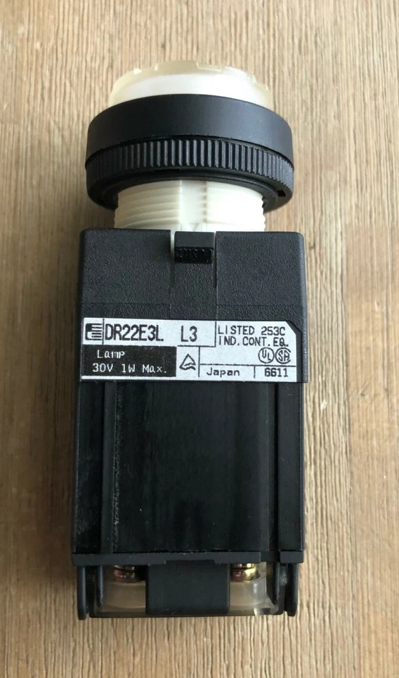 LUZ INDICADORA BLANCA REDONDA FUJI ELÉCTRICA DR22E3L 30V 1 VATIO NUEVA EN PAQUETE Foto 1 de 4