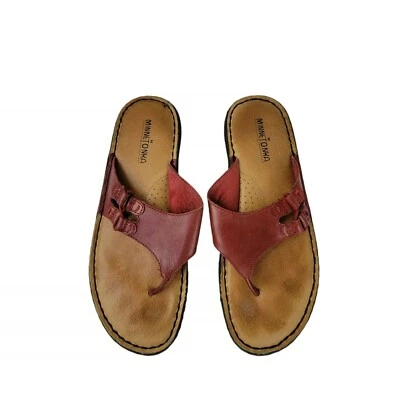 Sandalias superiores de cuero Minnetonka talla 9 tanga planas sin cordones detalle de corbata rojas Foto 1 de 4